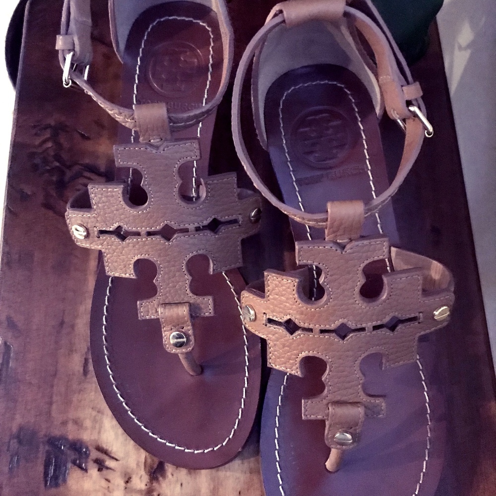 Tory Burch Phoebe Wedge Thong Sandals Tan size 6